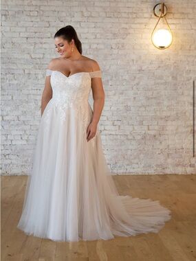 Stella York Ethereal Plus Size A-line Wedding Dress 7509+